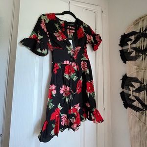 pretty little thing black corset floral swing dress size 6 US